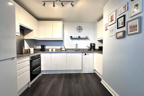 2 bedroom flat for sale, Mountside, Scarborough, YO11