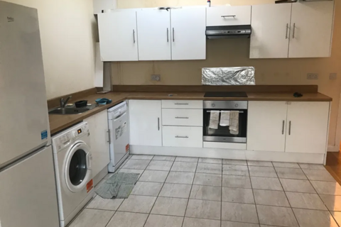 2 bedroom flat to rent, Hounslow TW3