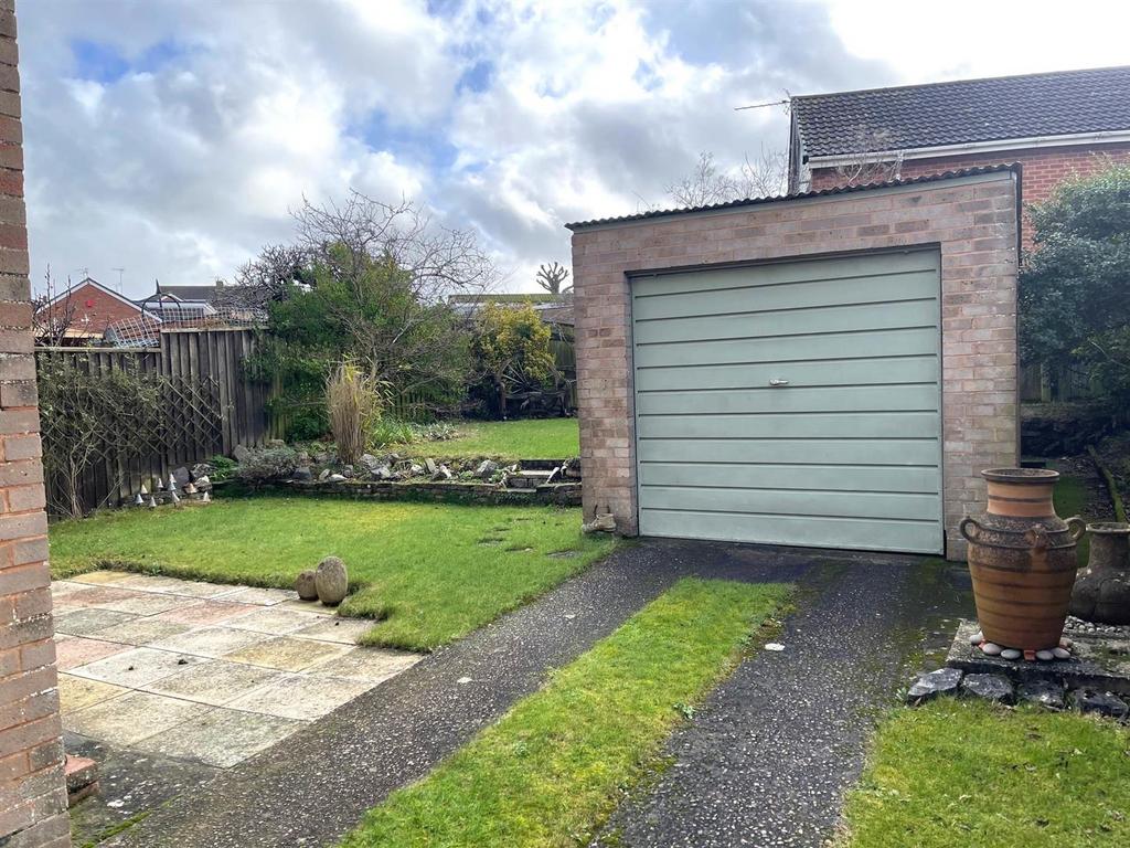 Garage & Rear Garden
