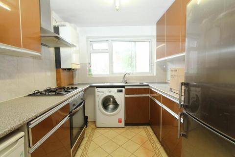 2 bedroom flat to rent, Brompton Court, Stanmore HA7