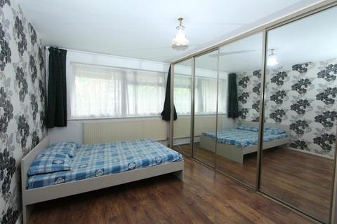 2 bedroom flat to rent, Brompton Court, Stanmore HA7