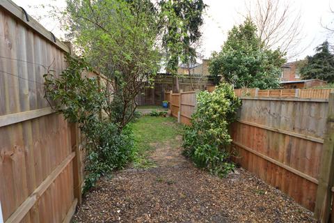2 bedroom maisonette to rent, Market Place, East Finchley, N2