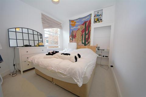 2 bedroom maisonette to rent, Market Place, East Finchley, N2