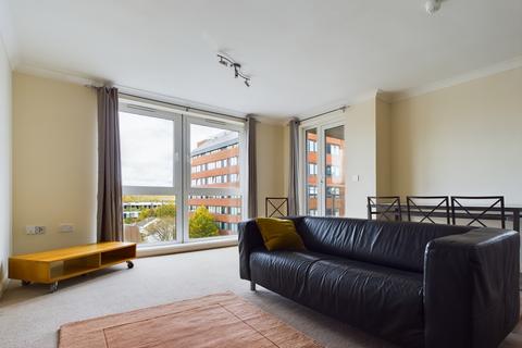 2 bedroom flat to rent, Crown Heights, Alencon Link, Basingstoke, RG21