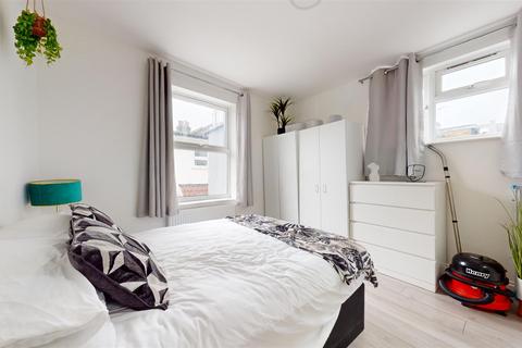 1 bedroom flat to rent, Harrow Road, Kensal Green NW10