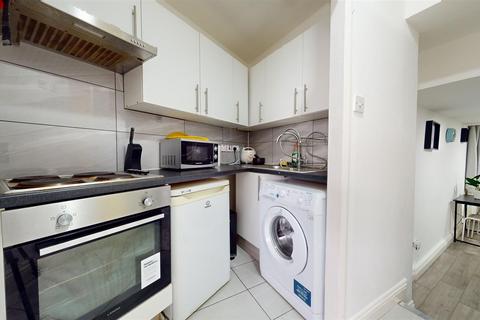 1 bedroom flat to rent, Harrow Road, Kensal Green NW10
