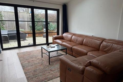 undefined, Great Gardens Road,