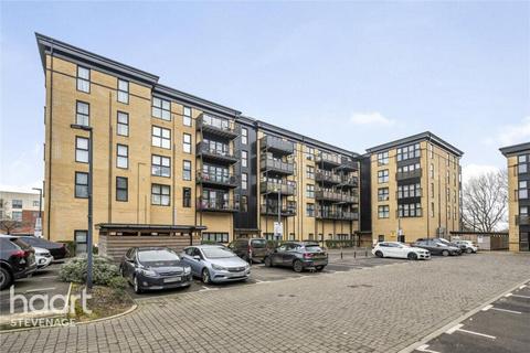 Giles Crescent, STEVENAGE