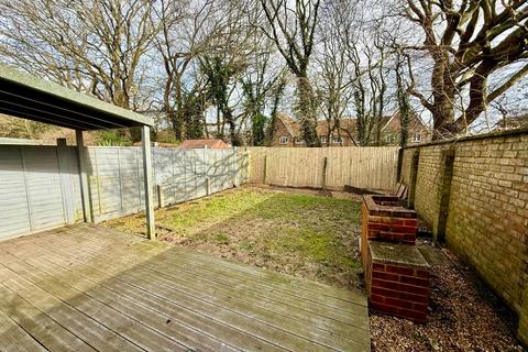 2 bedroom semi-detached house to rent, Burners Close, Burgess Hill, West Sussex, RH15 0QA