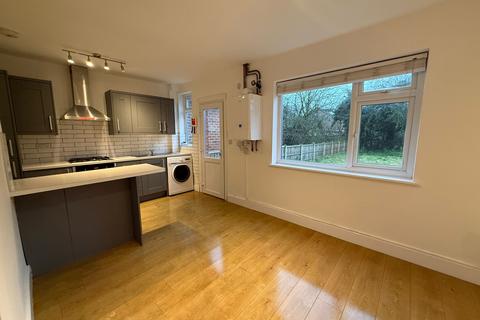 3 bedroom terraced house to rent, Beeston Road, Nottingham NG7