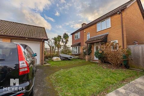 4 bedroom detached house for sale, Trentham Avenue, Bournemouth, BH7 7