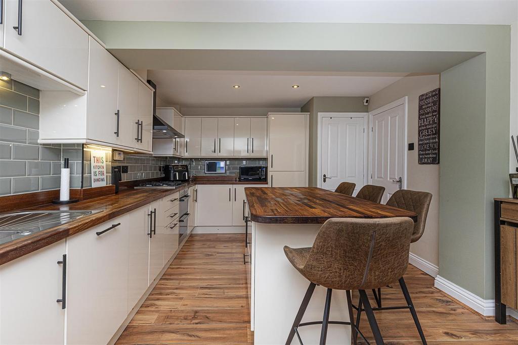 Bramleys Estate Agents - Mountain View - Halifax (