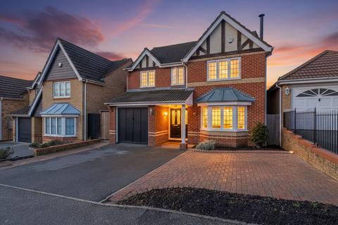 4 bedroom detached house for sale, Victoria Avenue, Rayleigh SS6