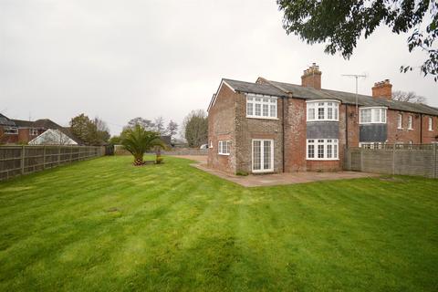 3 bedroom end of terrace house to rent, Selsey, Chichester, PO20
