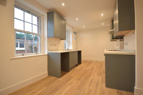 3 bedroom end of terrace house to rent, Selsey, Chichester, PO20
