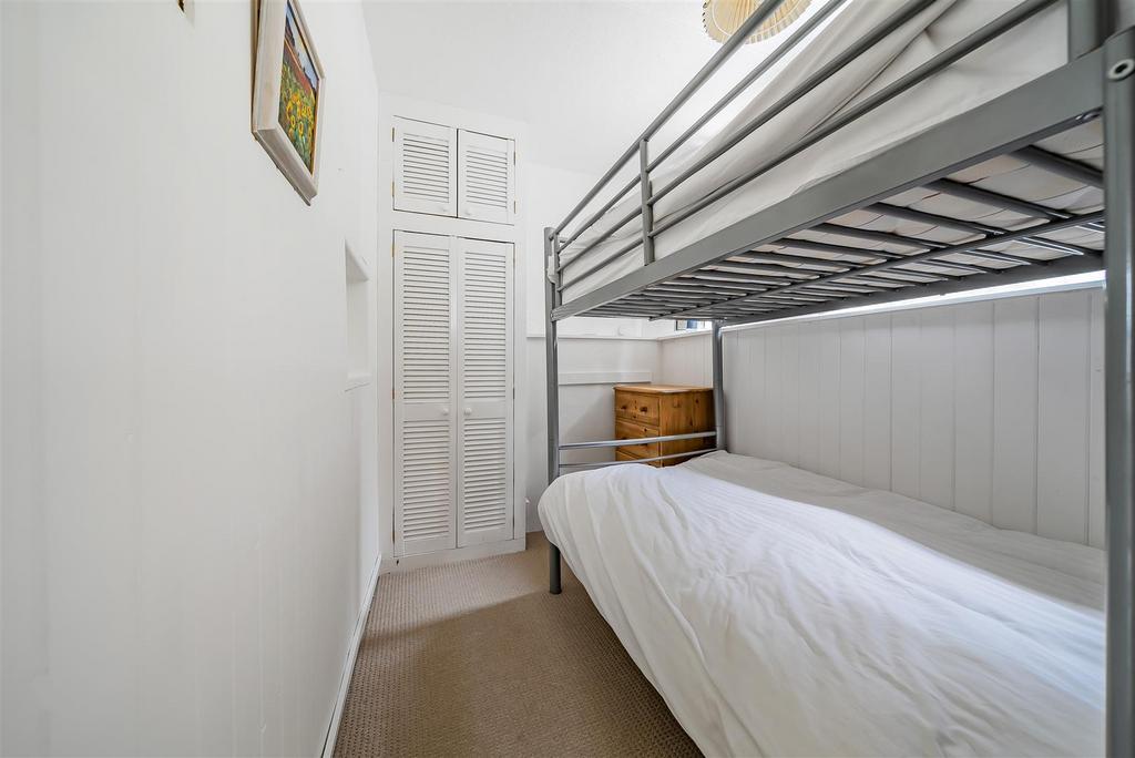 Bed 3.jpg