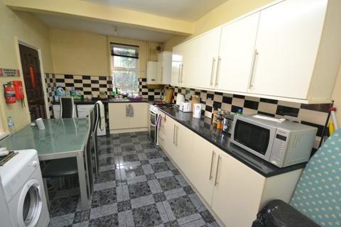 4 bedroom house share to rent, Lenton Boulevard