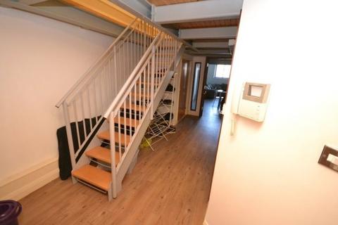 3 bedroom house share to rent, Crusader House