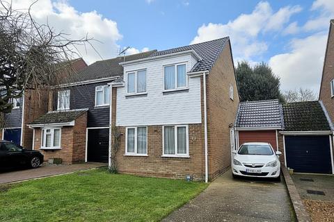 4 bedroom link detached house for sale, The Willows, Boreham