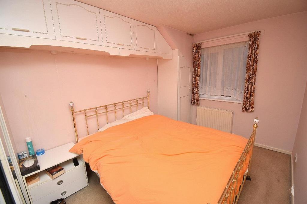 Bed 1a.jpg