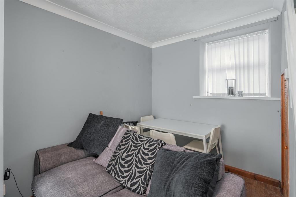 56 Hanbury Road-7.jpg
