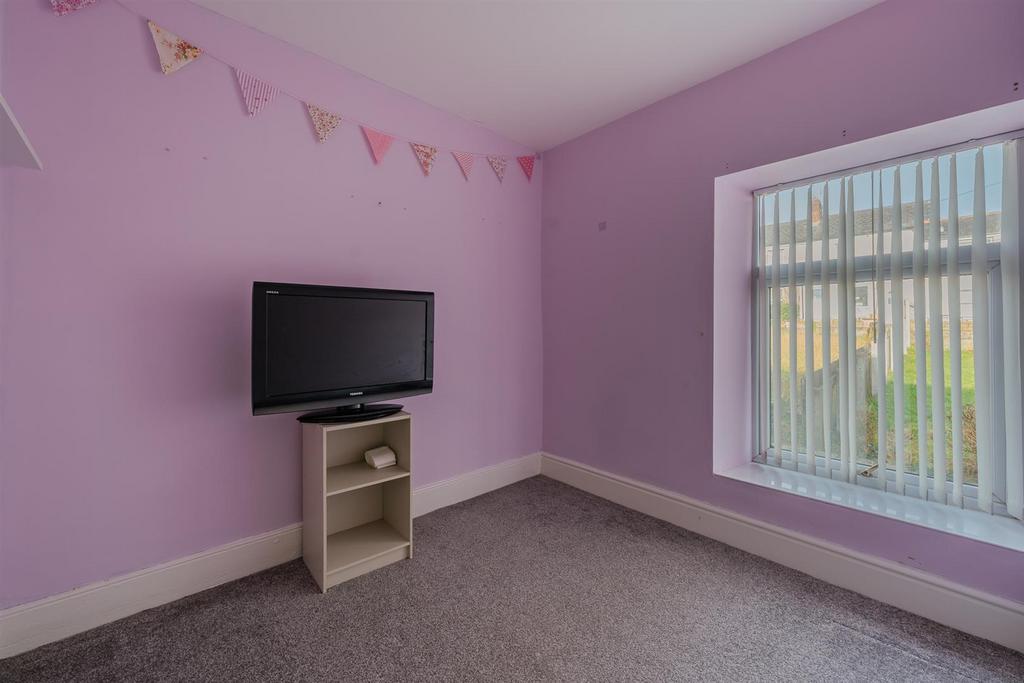 56 Hanbury Road-5.jpg