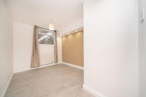 undefined, Langham Gardens, London W13