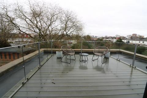 undefined, Gunnersbury Avenue, Ealing, London, W5