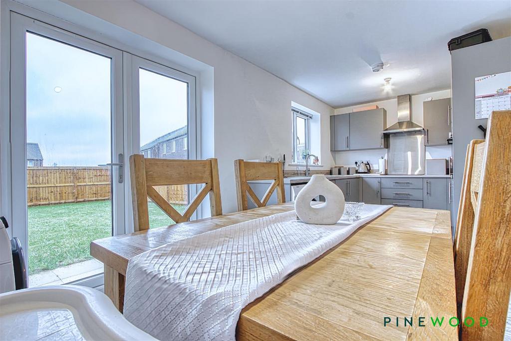 Kitchen diner