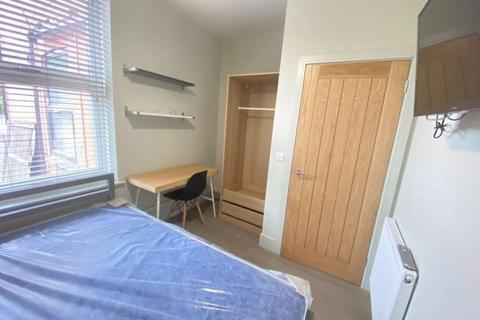 2 bedroom house share to rent, William Road