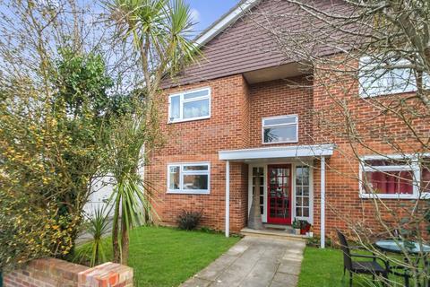 undefined, Avondale Avenue, Staines-upon-Thames, TW18