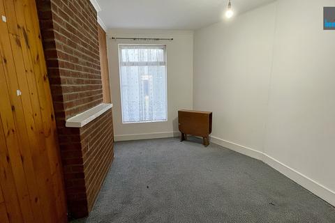 3 bedroom terraced house to rent, Victoria Road, Barking IG11