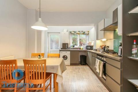 2 bedroom house share to rent, Cycle Road