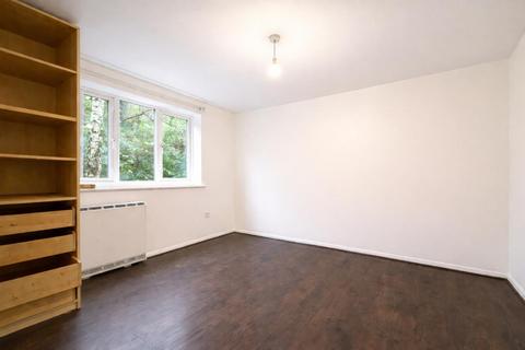 2 bedroom flat to rent, Jack Clow Road, London E15