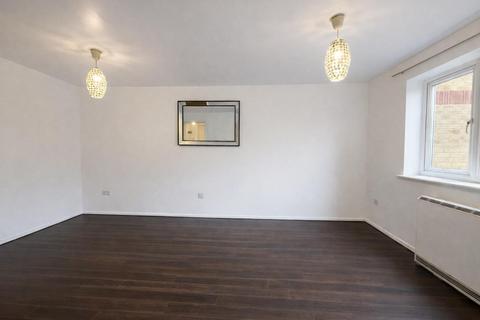 2 bedroom flat to rent, Jack Clow Road, London E15