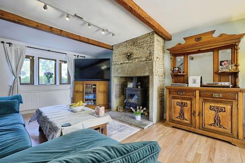 3 bedroom end of terrace house for sale, Wakefield Road, Lightcliffe, Halifax, HX3