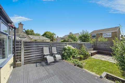 3 bedroom end of terrace house for sale, Wakefield Road, Lightcliffe, Halifax, HX3