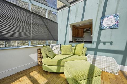 3 bedroom end of terrace house for sale, Wakefield Road, Lightcliffe, Halifax, HX3