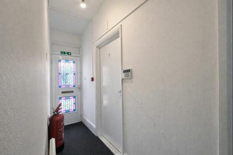undefined, Furnished Double Room To Let - HP11