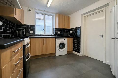 undefined, Furnished Double Room To Let - HP11