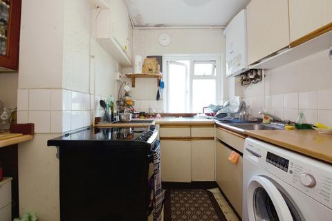 2 bedroom flat for sale, North End Road, Wembley, HA9