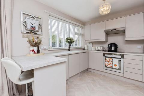 3 bedroom end of terrace house for sale, Andrew Close, Halifax, HX3