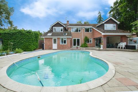 6 bedroom detached house for sale, Lyndhurst Road, Salisbury, SP5