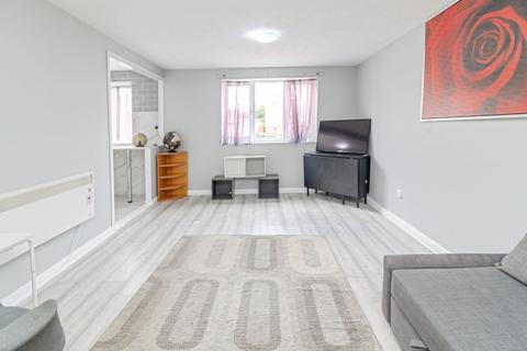 undefined, High Street North, Dunstable, LU6