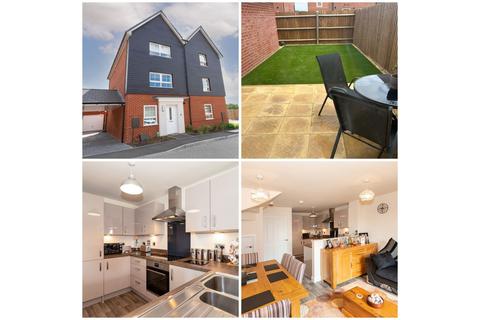 undefined, Grand Junction, Aylesbury, HP22