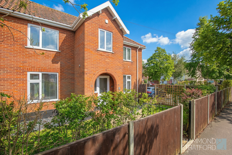 4 bedroom semi-detached house for sale, Brian Avenue, Norwich
