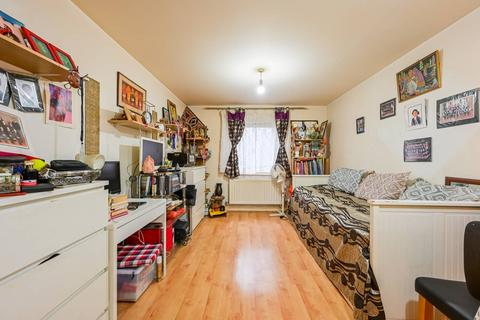 1 bedroom flat for sale, Crown Close, (50% Share) Winkfield Road, London, N22, Wood Green, London, N22