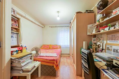 1 bedroom flat for sale, Crown Close, (50% Share) Winkfield Road, London, N22, Wood Green, London, N22