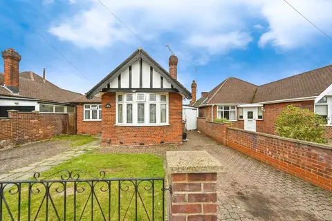 3 bedroom detached bungalow for sale, Welbury Avenue, Luton, LU3