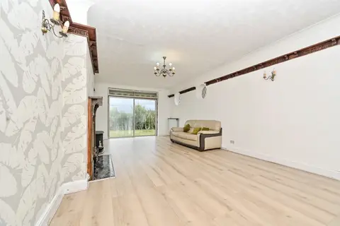 3 bedroom detached bungalow for sale, Welbury Avenue, Luton, LU3